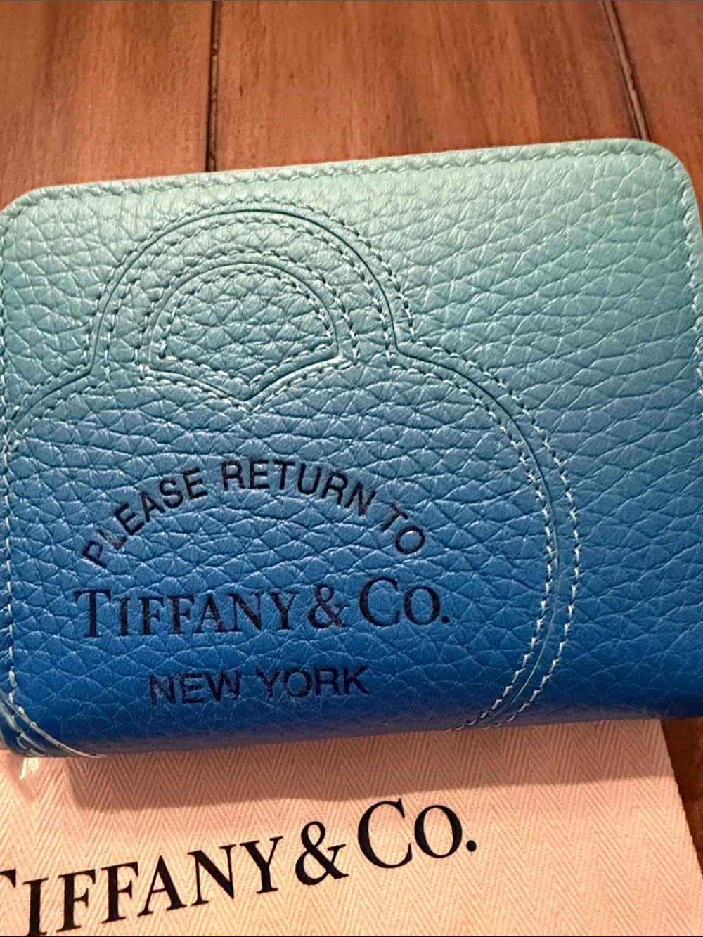 Tiffany & co. Return to Tiffany Zip Wallet